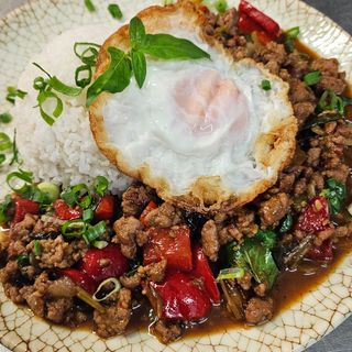 Salteado de Ternera Picado con Albahaca