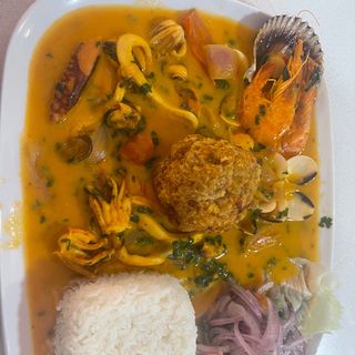 Sudado de marizco ecuatoriano