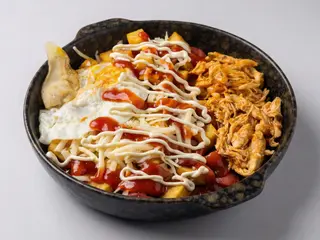SALCHIPAPA BOMBA PELIRROJA