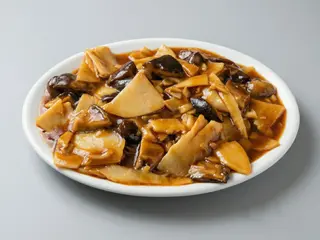 Bambú Y Setas Salteadas 