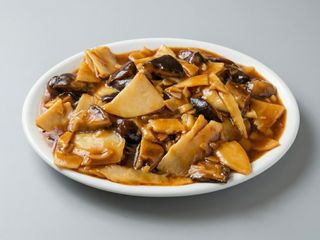 Bambú Y Setas Salteadas 