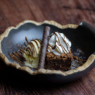 Porcion de tarta de queso ahumado 