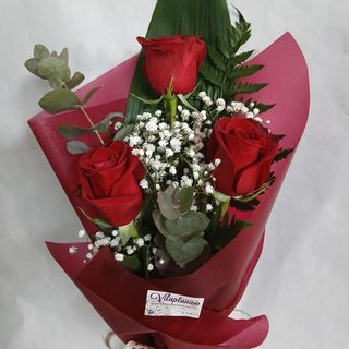 RAMO DE 3 ROSAS ROJAS