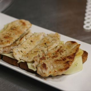 Tosta Lomo