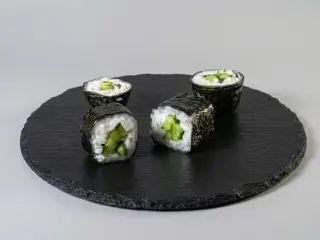 Maki De Pepino Y Queso (8 Uds.)