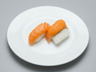 Sushi De Salmón (2 Pzs.)