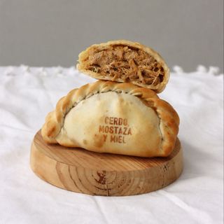 Empanada de Cerdo, Mostaza y Miel