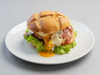 Hamburguesa Las Torres Con Huevo Frito