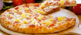 Pizza Hawaina pequeña 29x29+refresco lata