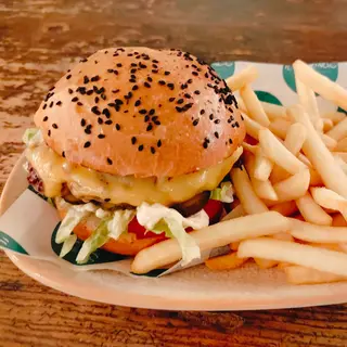 BURGER TERNERA CON FRITAS (1.7)