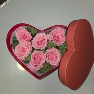 Caja corazón de rosas rosa