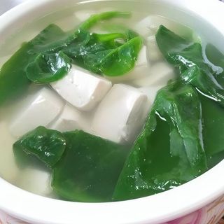 15. Sopa De Toufu Con Verduras