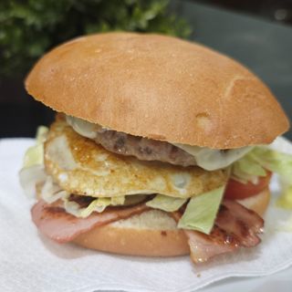 Hamburguesa De La Casa