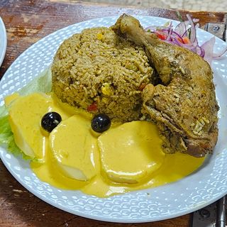 Arroz Con Pollo con huancaina.