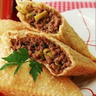 Pastel de Carne Moida ( molida)-salado-.Porción