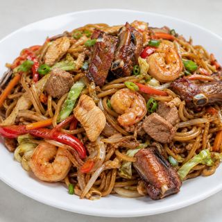 Tallarines, al estilo chino venezolano, con todo