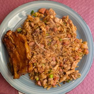 Arroz chino con Costillita