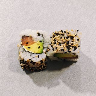 Salmón Roll (8 Uds.)