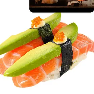 Nigiri Flambeado De Salmón Y Aguacate (2 Pzs.)