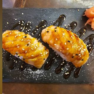 Nigiri Caramelizado Atún (2 Pzs.)