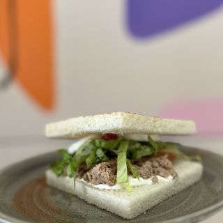 Sándwich De Pollo Y Gambas 