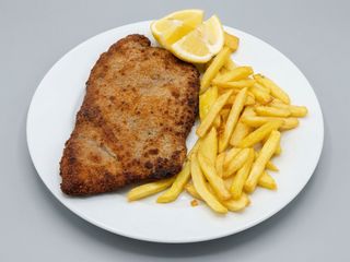 Milanesa con patatas fritas 