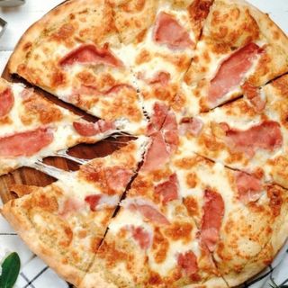 Pizza Totti (Familiar) jamón y bacon