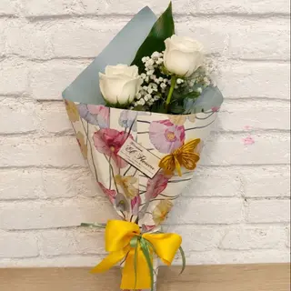 2 ROSAS BLANCAS