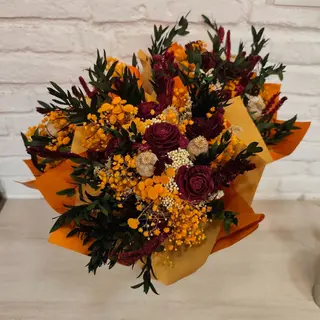 Ramo De Flor Seca  granates y naranja