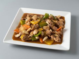 72. Pollo con almendras