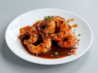 116.Gambas con lentejas negras