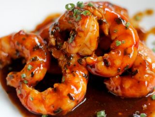 116.Gambas con lentejas negras