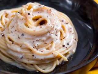 Spaghetti Cacio E Pepe