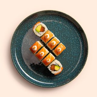 121. Uramaki California spicy salmón (8 uds.)