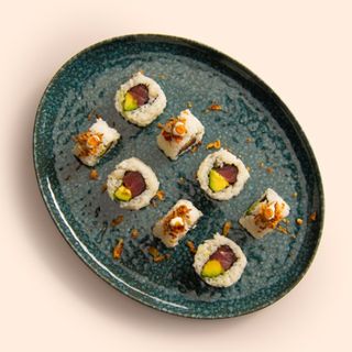 131. Uramaki Special crunchy atún (8 uds.)