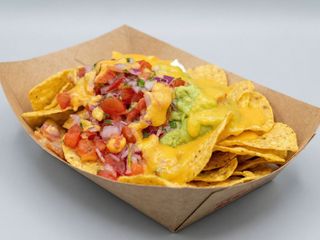 Nachos Con Guacamole