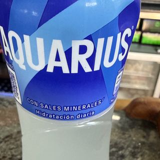 Aquarius limón