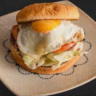 Hamburguesa Con Huevo