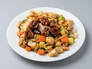 A57. Pollo Con Nueces