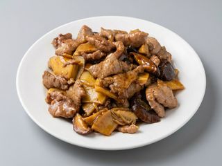 A40. Ternera Con Bambú Y Setas