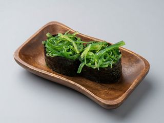 84. Sushi wakame