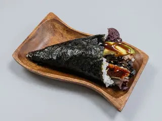 98. Temaki de pato