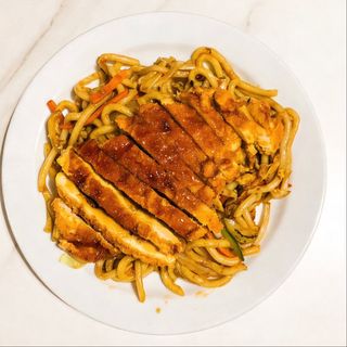 53A. Yakiudon con pollo frito sabor teriyaki