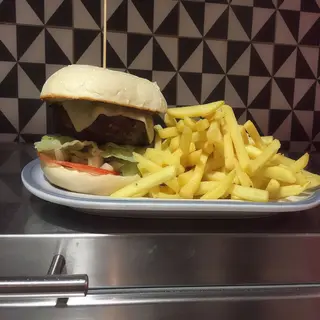 Bocadillo De Burger De Vaca Y Queso Cheddar y bacon