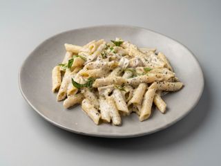 Penne con Salsa de Quesos Italianos