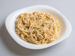 Spaghetti con Salsa de Quesos