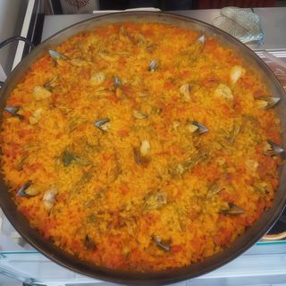 Paella mixta (a partir de las 13:00 horas)