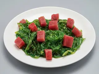 67. Wakame Con Atún
