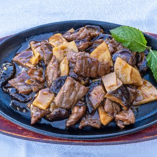 82.Ternera Con Bambú Y Setas China