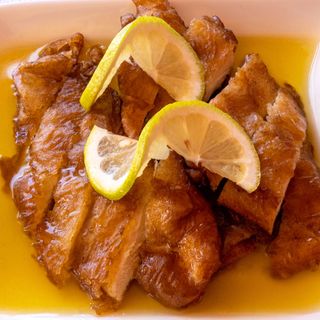 107.Pollo Con Salsa Limón Frito